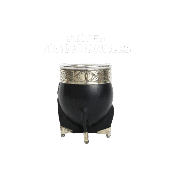 Mates tradicionales de calabaza y madera en REMATE, Tucumán