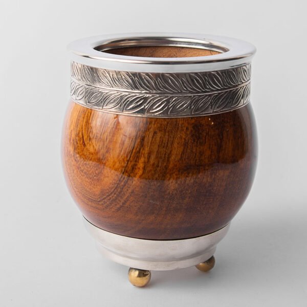 IMPERIAL ALGARROBO EXCLUSIVO LAQUEADO